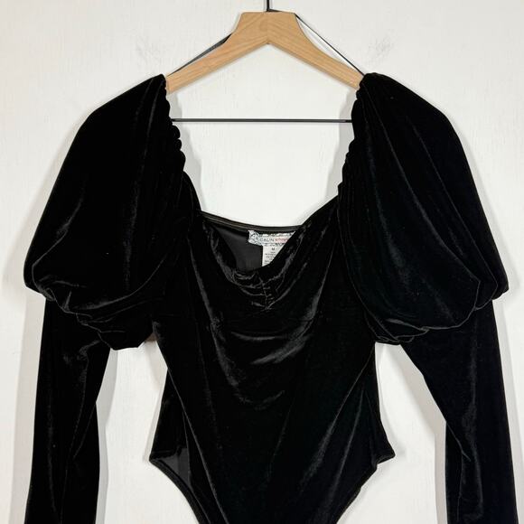A.Calin by Flying Tomato Bodysuit Sz Medium Black Velvet Square Neck Puff Sleeve - Picture 3 of 10